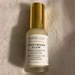 Never used HONEYMOON GLOW by FARMACY 30ml